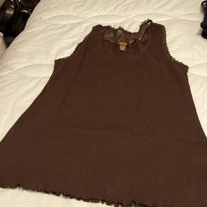 Sleeveless victorAlfaro top